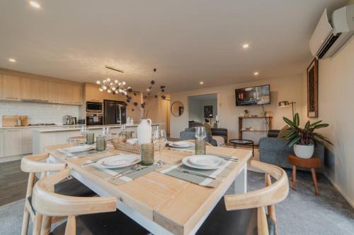 Halswell Casa | Chic Retreat - Modern Comforts & Game Room Fun
