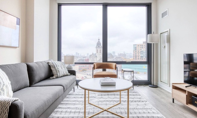 River West Apartamento | Chic River West 1BR w/ Lounge, Roof & Gym, nr L, by Blueground