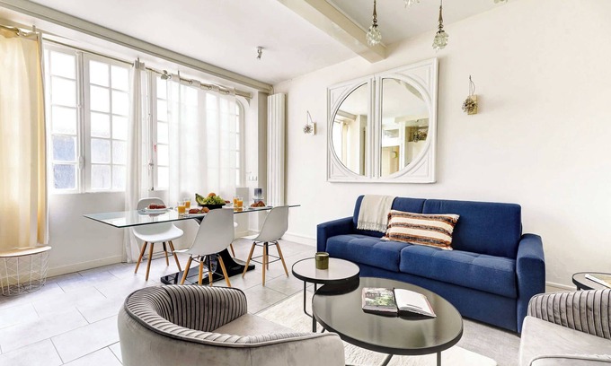 6th Arrondissement Apartamento | Chic Saint-Germain 1BR Apartment for 4 Guests