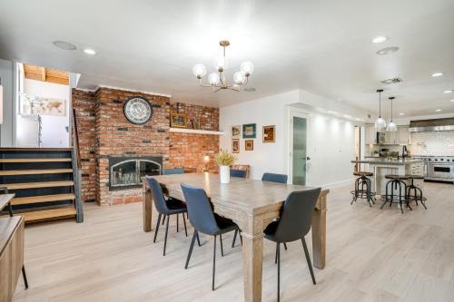 Santa Paula Casa | Chic Santa Paula Home with Mountain and City Views!