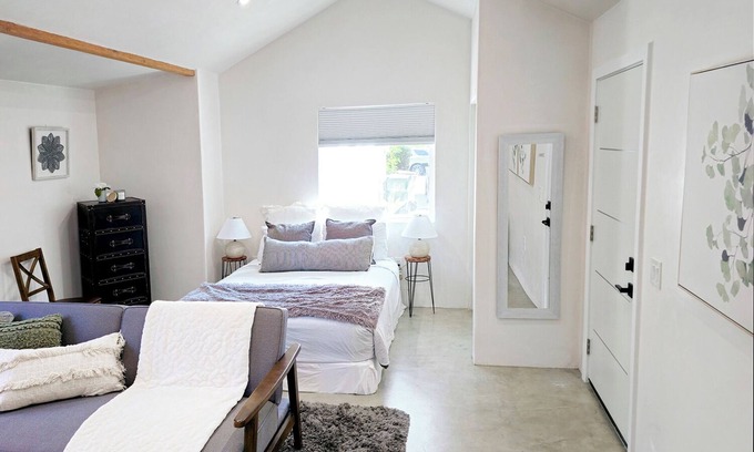 Westside Cabaña | Chic Spanish Casita in beautiful Santa Barbara with WiFi and AC
