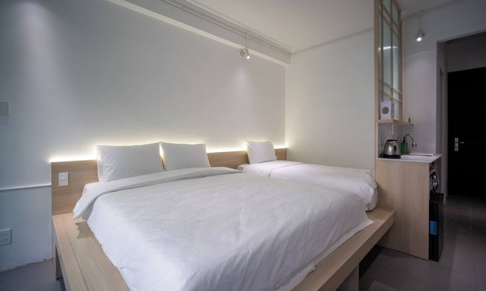 Phuong 6 Apartamento | Chic Studio for 3 Guests with Private Balcony, Fast WiFi in vibrant Hồ Chí Minh