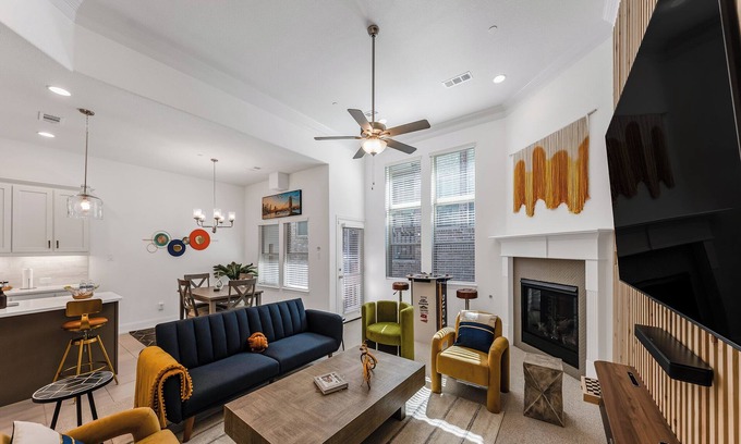 Lewisville Casa | Chic Townhome: Arcade Games, EV Charging, Putting Green, & Luxury Decor!