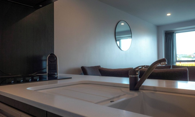 Newton Apartamento | Chic Urban Retreat in Grey Lynn