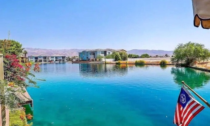 Terra Lago Casa | 🏝️Chic villa on the lake! 3 bed 3 bath, Golf, bbq & fun in the sun 🌵🏝️🍦👙