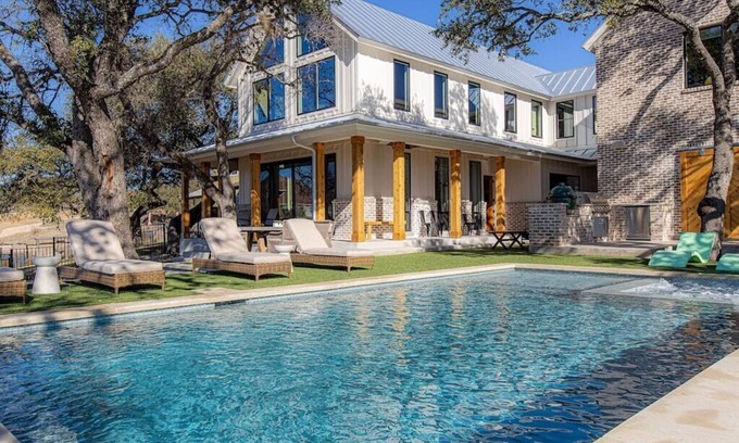 Kingsland Casa | Chic Waterfront Farmhouse + Pool + Game Room - Fun!