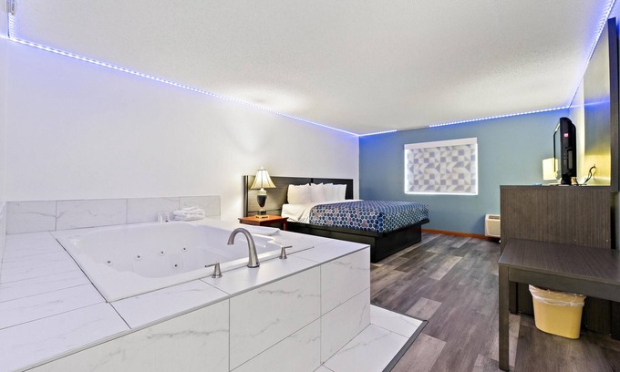 Westmont Hotel | Chicago Club Inn & Suites