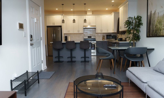 Armour Square Condominio | Chicago Luxury Cozy Condo near Downtown, China Town, White Sox, McCormick Place