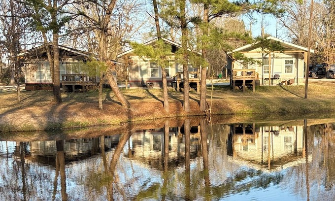 Lufkin Cabina | Chicken Coop Waterfront Cabin on Stocked Pond