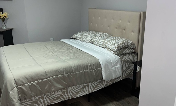 Newark Apartamento | Chill and Recharge: Cozy Room F