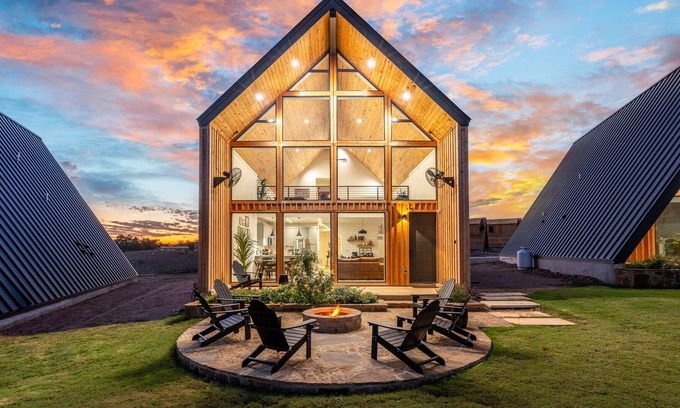 New Braunfels Cabina | Chill Country Ranch cabin near Gruene, New Braunfels, and White Water Amp.
