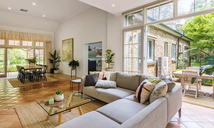 Stirling Casa | CHILTERNS OF STIRLI - Adelaide Hills Wonderland