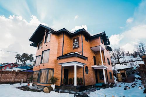 Srinagar Cabina | Chinar Wood Cottage