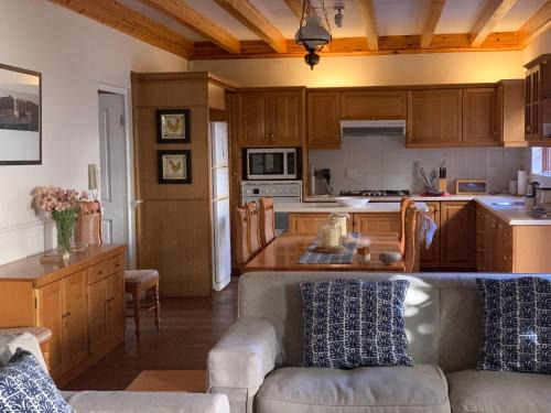 Eastcliff Casa | Chinta Cottage Hermanus