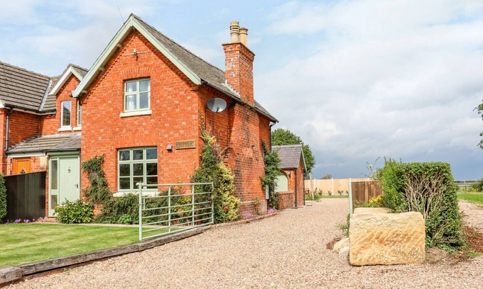 Woodhall Spa Cabaña | Chippers Cottage, SPA DE MADERA
