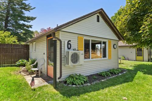 Chippewa Lake Casa | Chippewa Bluffs Resort - 2BR 2BA Cabins