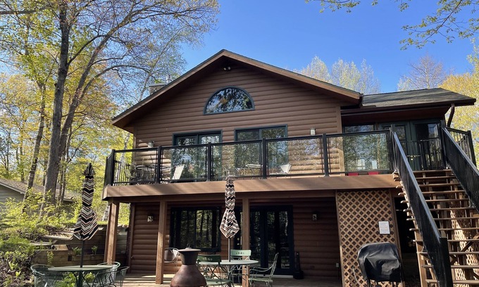 Hayward Cabina | Chippewa Flowage Adventure Base: Fish, Kayak, Explore!