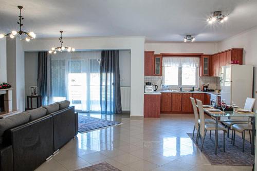 Kastoria Apartamento | Chloe Maxi Apt 110sqm