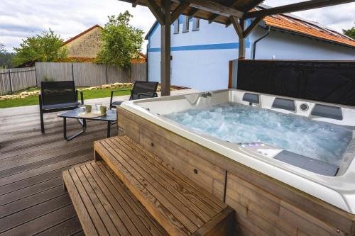 Hluboka Apartamento | Chlum 5