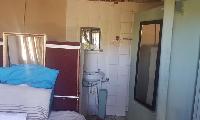 Leribe District Casa | Chocks Guest House
