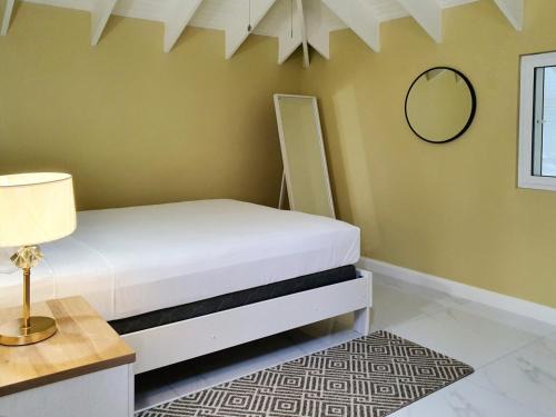 Barbican Apartamento | Choose To Be Happy at The Seville Apt #C4 - 2-Bedroom