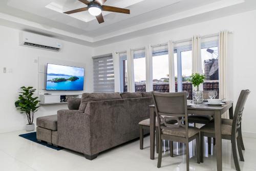 Barbican Apartamento | Choose To Be Happy at Twenty 2A with Pool