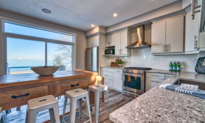 Meaford Casa | Christie Beach 3 Bedroom Vacation Home