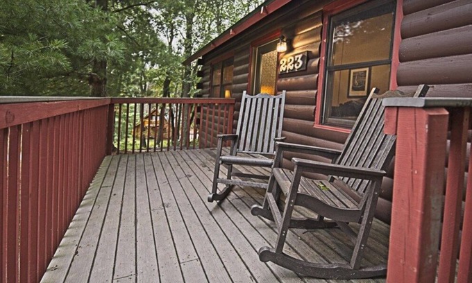 Wisconsin Dells Cabina | Christmas Mountain Village™ -Grand 2 Bedroom Cabin