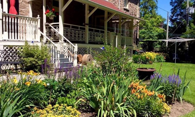 Gananoque Casa | Chrysler House