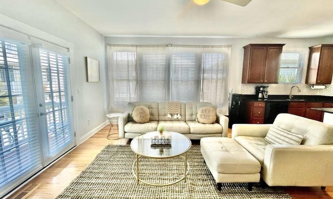 Wilmington Beach Apartamento | Chubby Seahorse 1 at CB- 2 blocks from ocean