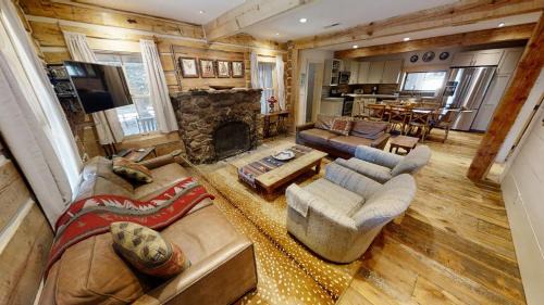 Red River Casa | Chula Vista Cabin - Pet Friendly - WiFi - Washer - Dryer - Fireplace - Grill