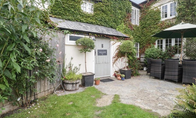 Winsham Casa | Church Farmhouse