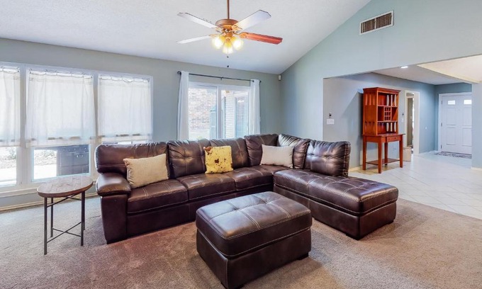 North San Antonio - SAT Casa | Churchill Escape