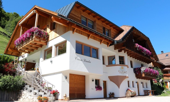 Longiaru Apartamento | Ciasa Linda, apartamento 1 con una hermosa vista de los Dolomitas