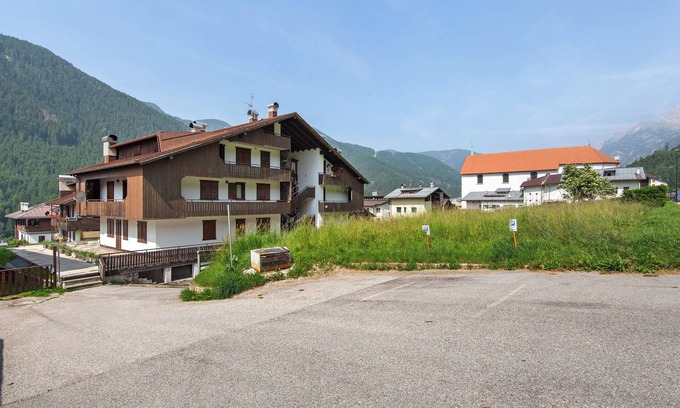 Auronzo di Cadore Apartamento | Apartamento 'Ciasa Valentina' con vistas a la montaña, balcón y Wi-Fi