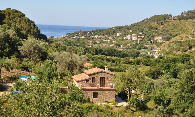 Montecorice Casa | Cilento, Castellabate - Casa de vacaciones con piscina + vistas al mar en una hermosa posición panorámica