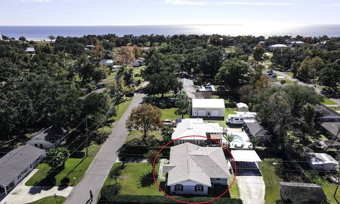 Long Beach Casa | Cindy Lou's Seaside Retreat: Walking Distance to the Beach!