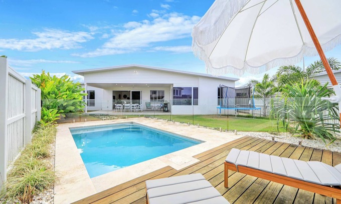 Innes Park Casa | Cinema Pool Pets 4b2b Bargara Headlands