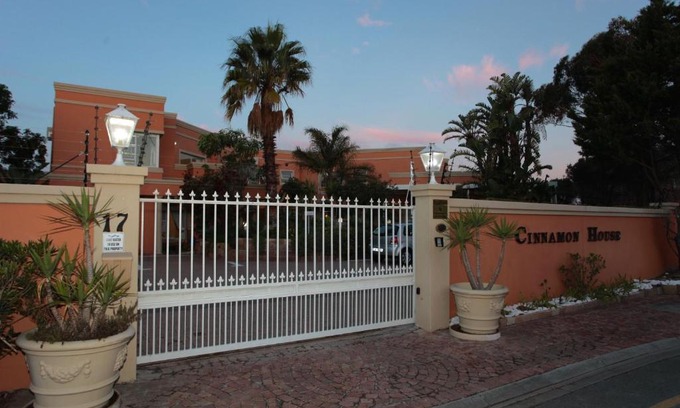 Sunset Beach Casa | Cinnamon House Bed & Breakfast