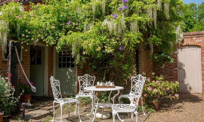 Saxmundham Casa | Cissys Cottage in a Nature Reserve, 7 minutes from Aldeburgh seafront