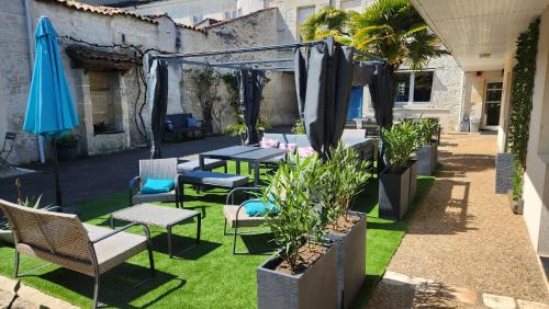 Cognac Hotel | Cit'Hotel Le Cheval Blanc, Cognac Centre