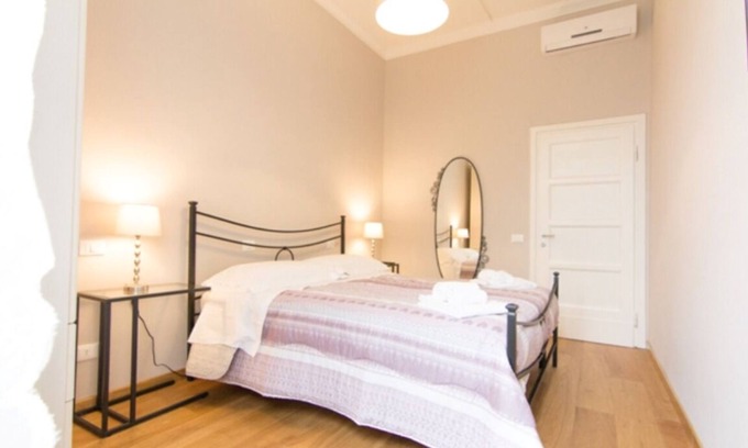 Santa Maria Novella Apartamento | Cittadella 5 - Tres Habitaciones Piso, Capacidad 8