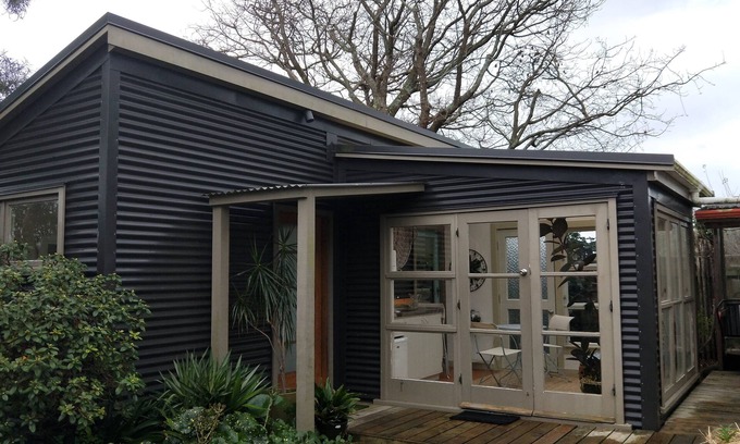 New Plymouth Cabaña | City Cabin