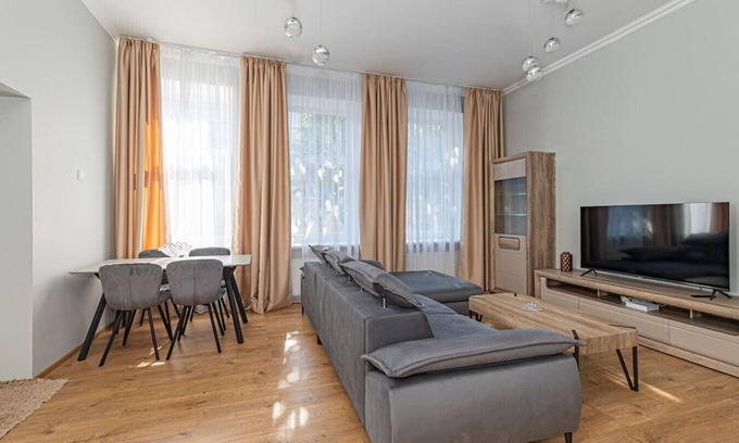 Old Town Apartamento | City center ap w parking by Polo Apartments