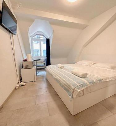 Niederdorf Apartamento | City center room next to Main station