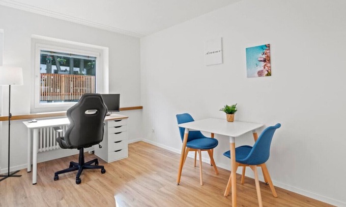 Winterthur Apartamento | City Center Twin Bed Workplace Washer