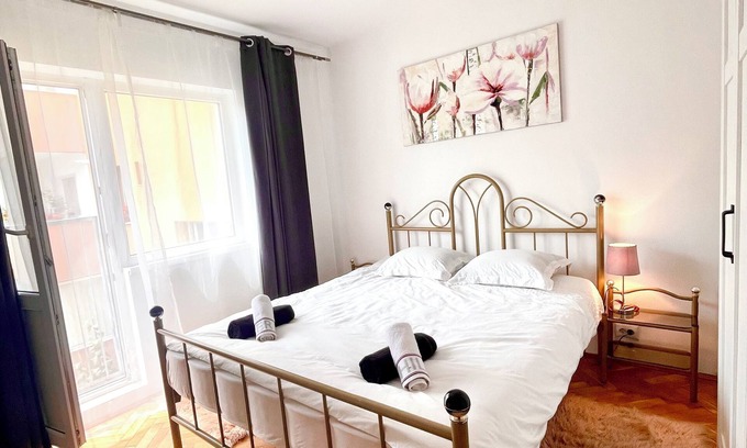 Cluj-Napoca Apartamento | City centre apartment!Spacious,peaceful,pet friendly,close to attractions.