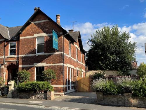 York Casa | City Centre Luxury Holiday House with Outdoor Bath and Parking