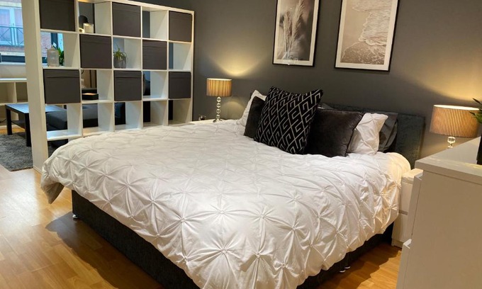 Sheffield Apartamento | City Centre Modern Studio Apartment - Westone FREE WIFI, GYM ACCESS, NETFLIX