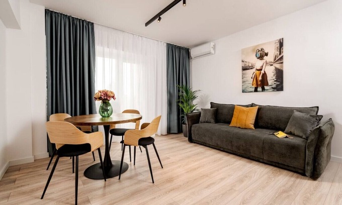 Bucharest City-Centre Apartamento | City Centre Spacious Cozy Apartment with Balcony